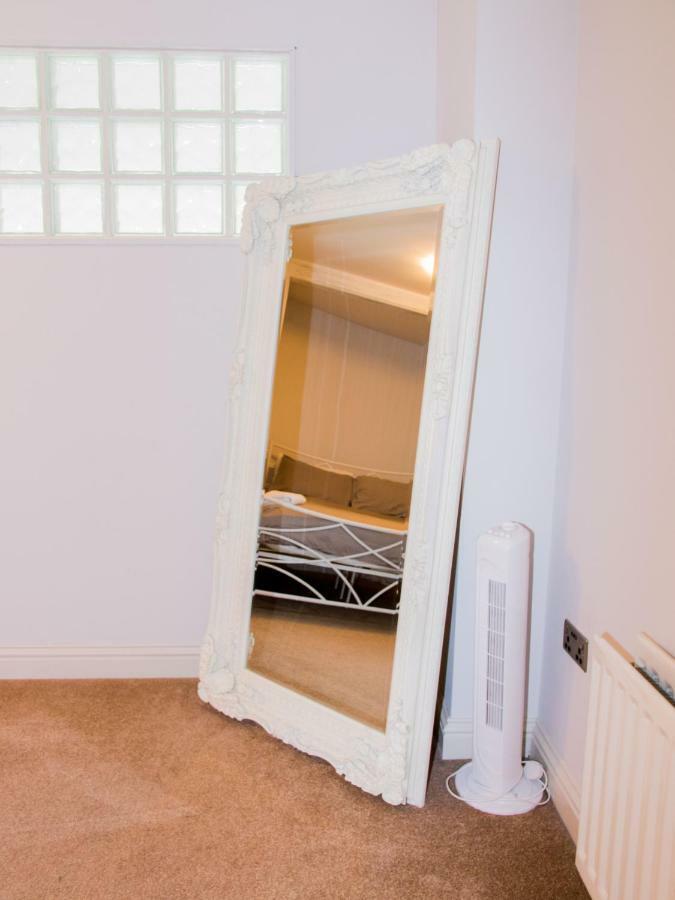 Stunning Shabby Chic Loft Ap * Leeds (West Yorkshire)